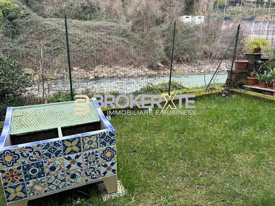 Immagine 21 di Casa semindipendente in vendita  a Massa