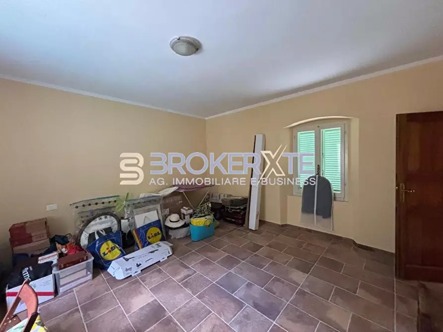 Immagine 13 di Casa semindipendente in vendita  a Massa