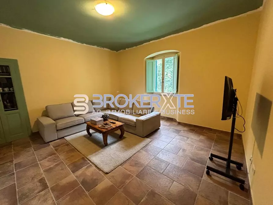 Immagine 3 di Casa semindipendente in vendita  a Massa
