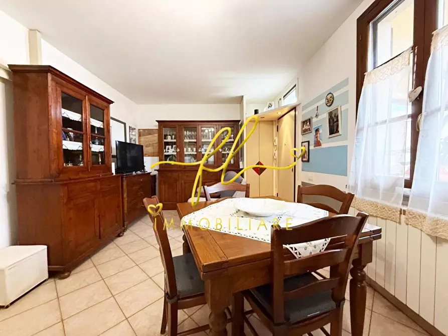 Immagine 9 di Appartamento in vendita  a Cecina