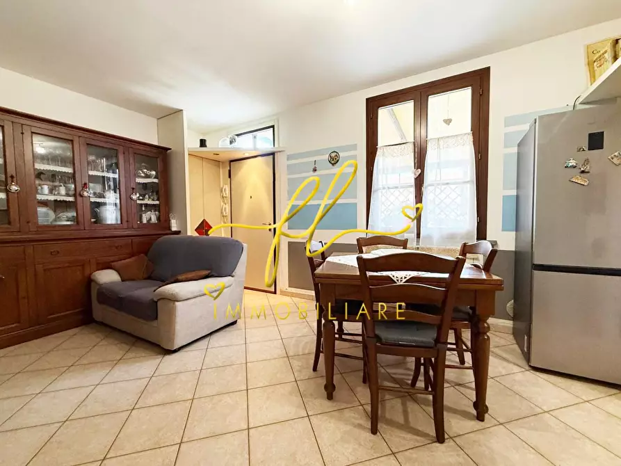 Immagine 8 di Appartamento in vendita  a Cecina