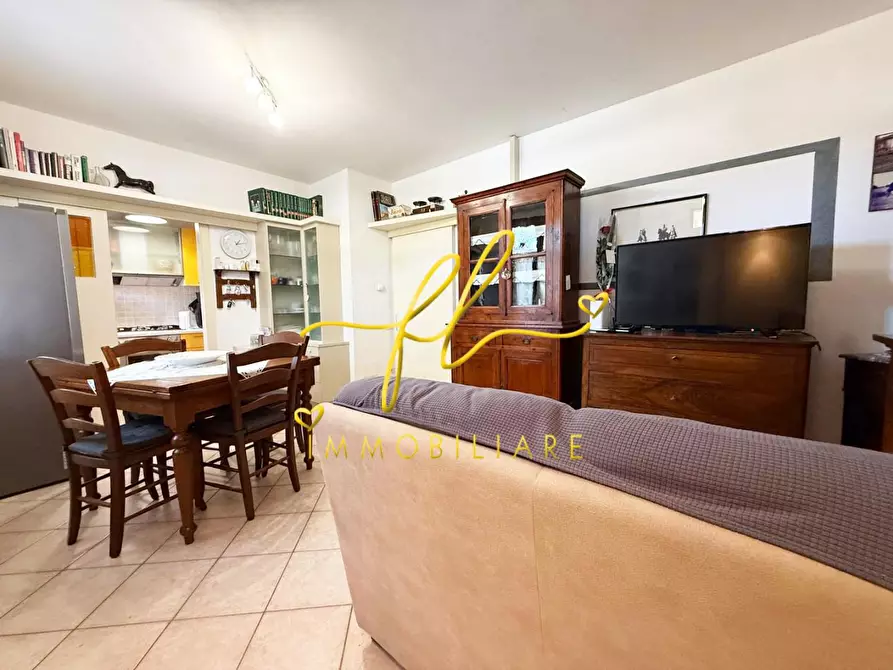 Immagine 5 di Appartamento in vendita  a Cecina