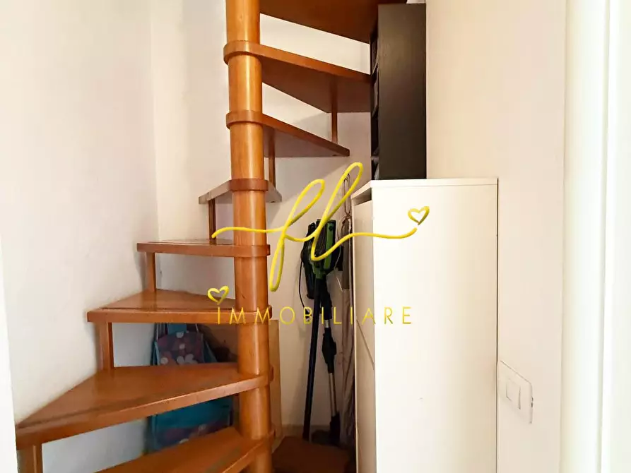 Immagine 18 di Appartamento in vendita  a Cecina