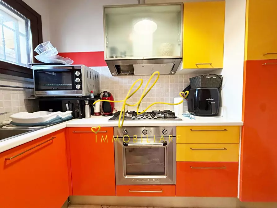 Immagine 10 di Appartamento in vendita  a Cecina