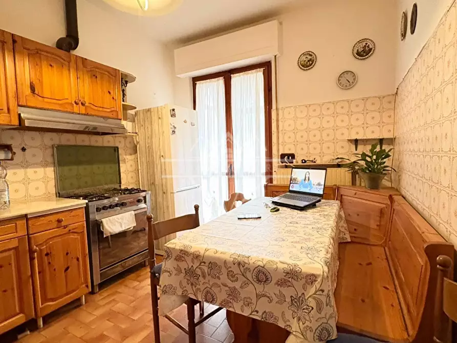 Immagine 3 di Appartamento in vendita  a Carrara