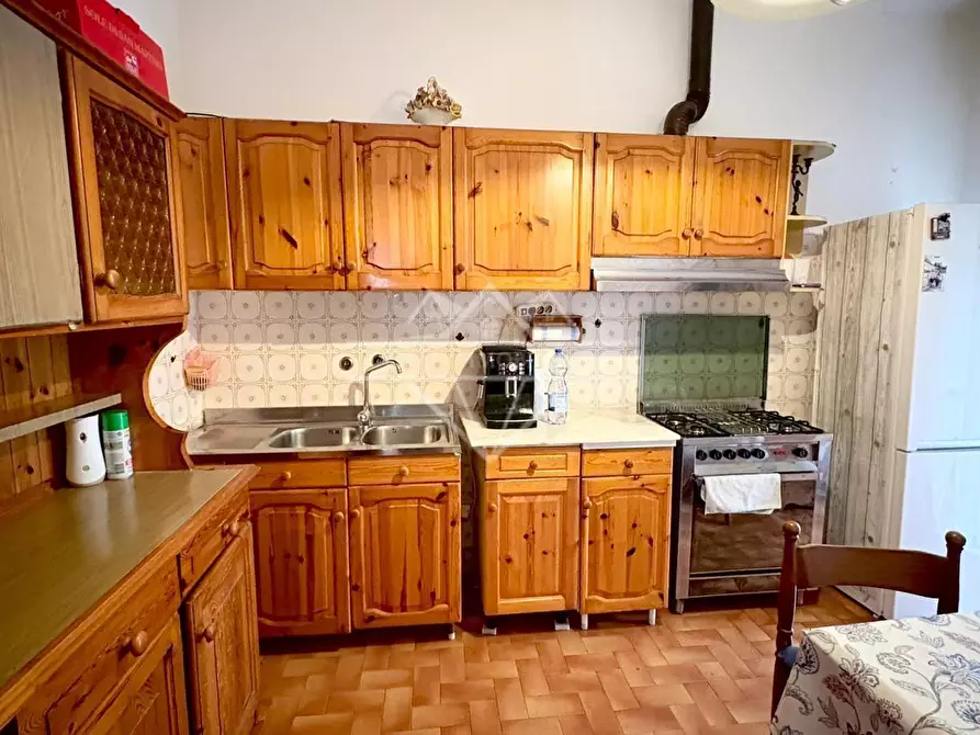 Immagine 2 di Appartamento in vendita  a Carrara