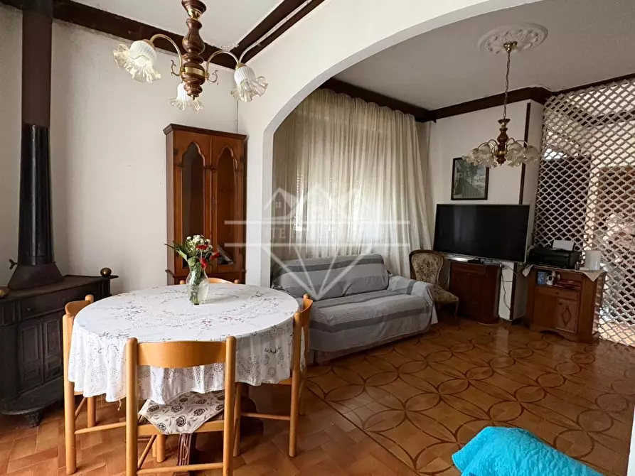 Immagine 5 di Appartamento in vendita  a Carrara