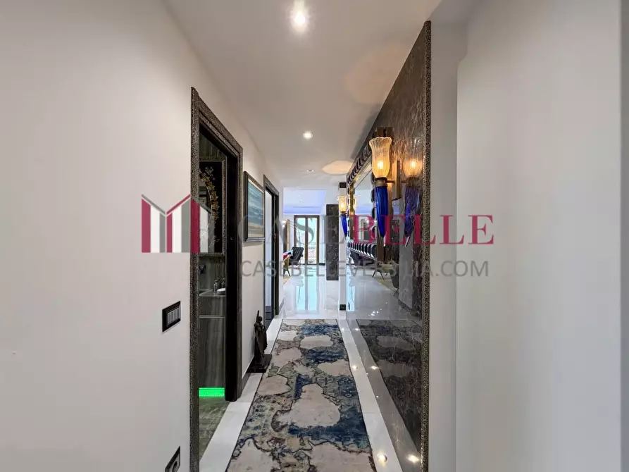 Immagine 42 di Mansarda in vendita  a Massa