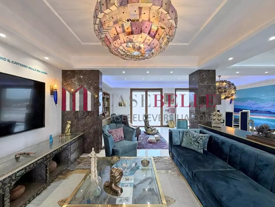 Immagine 11 di Mansarda in vendita  a Massa