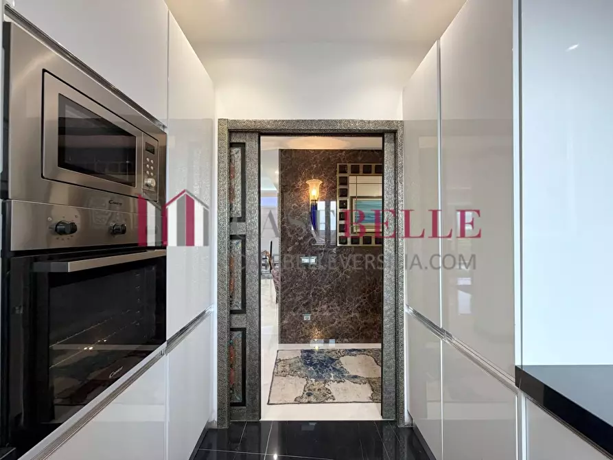 Immagine 17 di Mansarda in vendita  a Massa