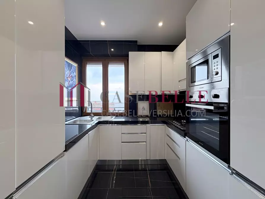 Immagine 15 di Mansarda in vendita  a Massa