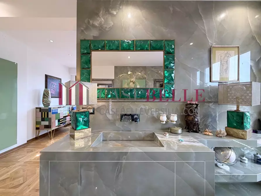 Immagine 31 di Mansarda in vendita  a Massa