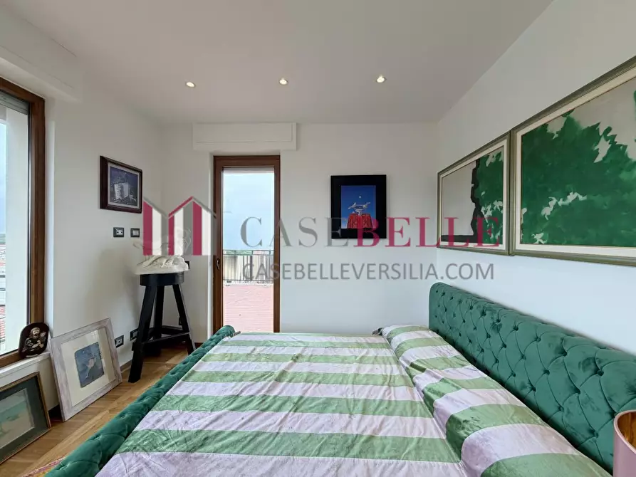 Immagine 37 di Mansarda in vendita  a Massa