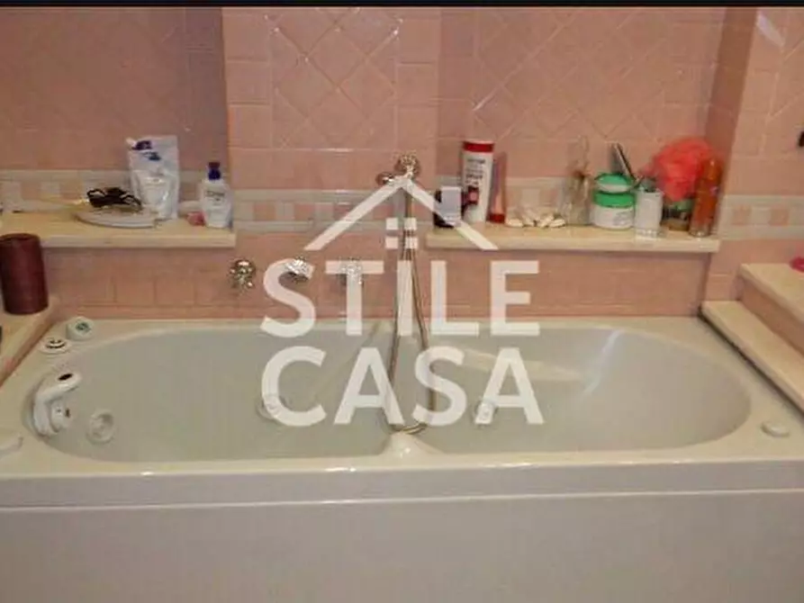 Immagine 14 di Appartamento in vendita  a Montecatini Terme