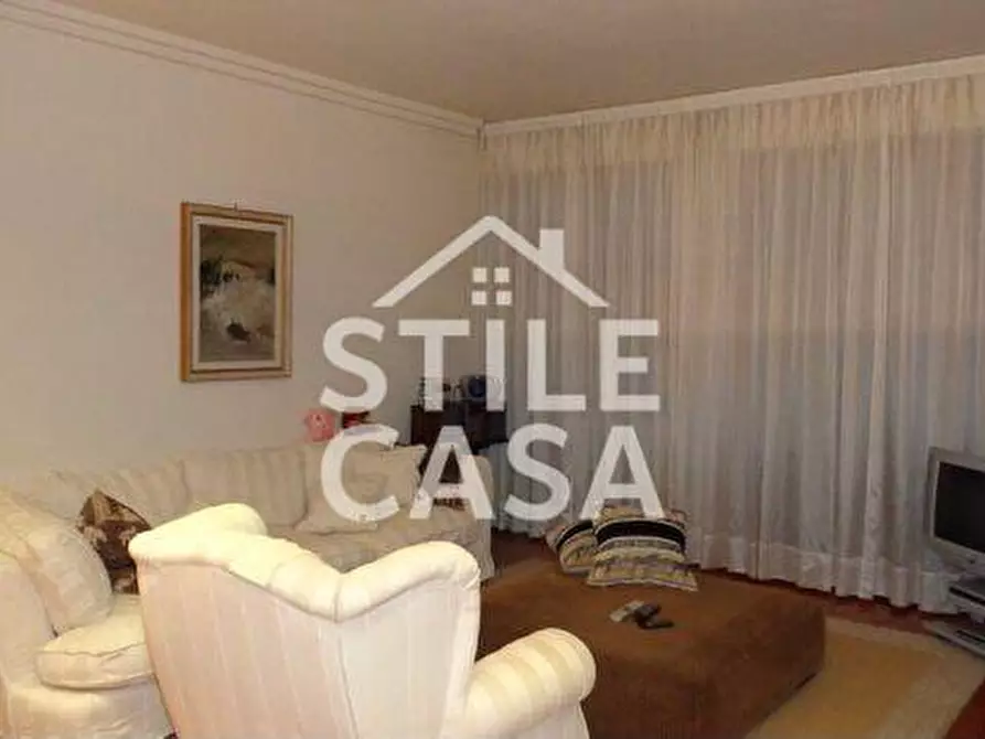 Immagine 21 di Appartamento in vendita  a Montecatini Terme