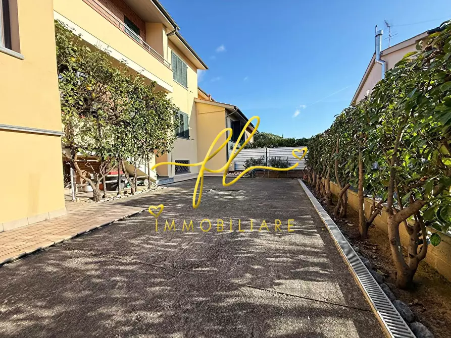 Immagine 30 di Villetta a schiera in vendita  a Cecina