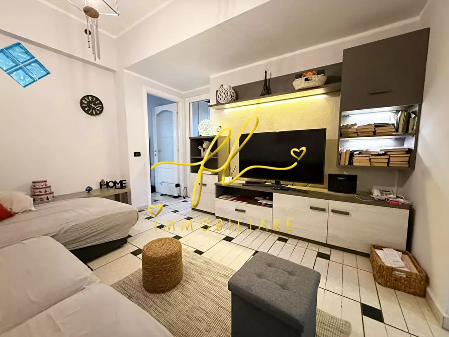 Immagine 1 di Appartamento in vendita  a Cecina