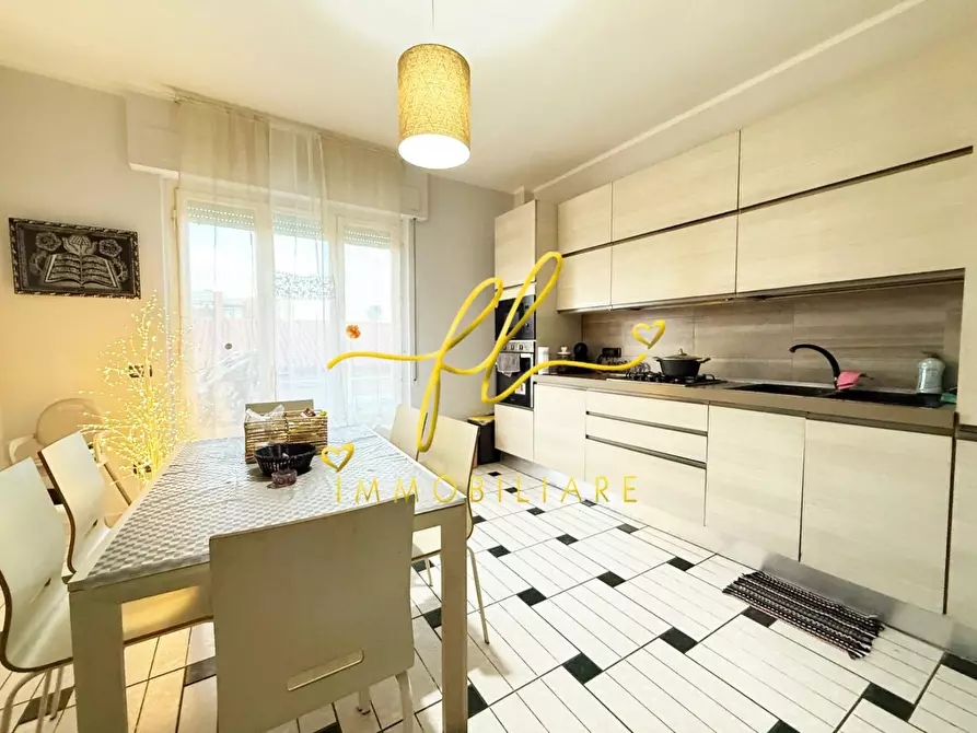 Immagine 6 di Appartamento in vendita  a Cecina