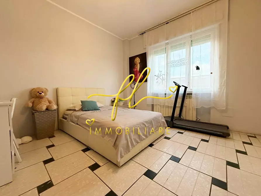 Immagine 11 di Appartamento in vendita  a Cecina