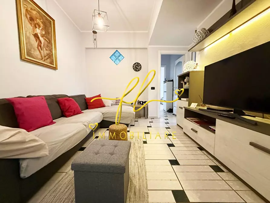 Immagine 2 di Appartamento in vendita  a Cecina