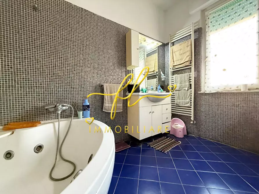 Immagine 14 di Appartamento in vendita  a Cecina