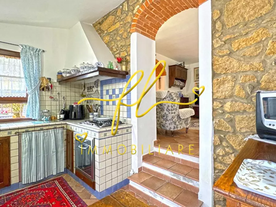 Immagine 11 di Casa colonica in vendita  a Rosignano Marittimo