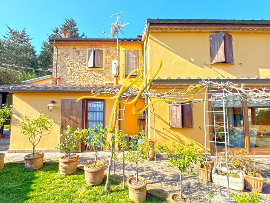 Immagine 1 di Casa colonica in vendita  a Rosignano Marittimo