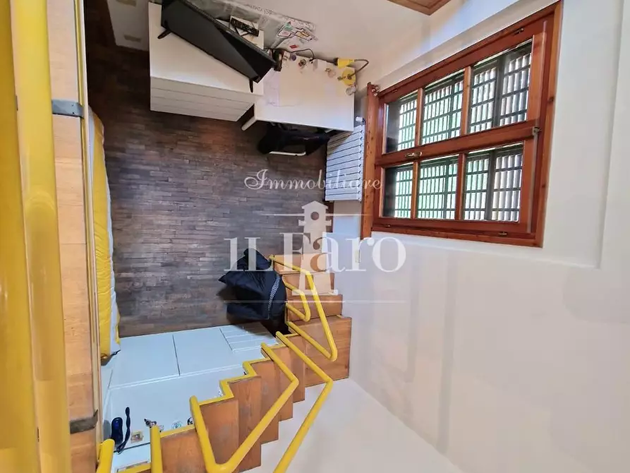 Immagine 32 di Villetta a schiera in vendita  a Campi Bisenzio