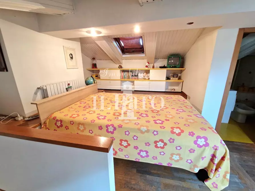 Immagine 37 di Villetta a schiera in vendita  a Campi Bisenzio