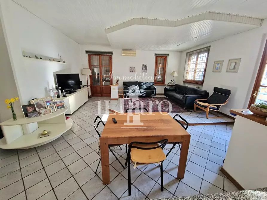 Immagine 17 di Villetta a schiera in vendita  a Campi Bisenzio