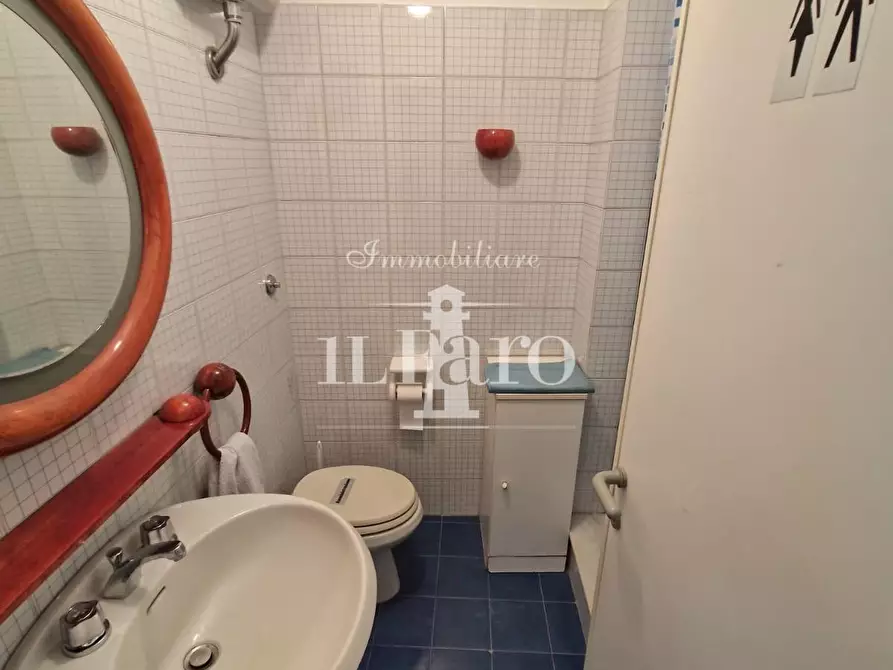 Immagine 13 di Villetta a schiera in vendita  a Campi Bisenzio