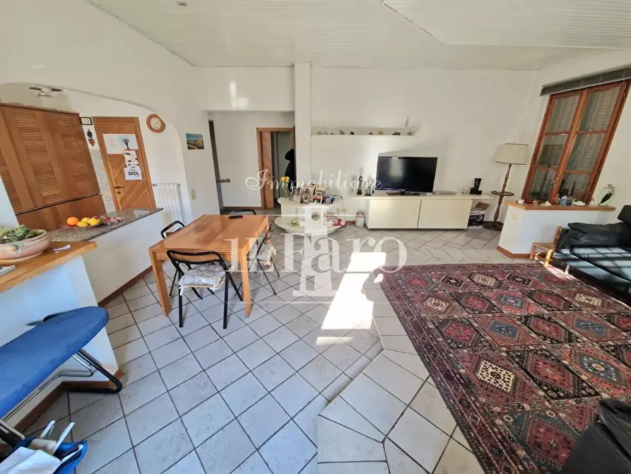 Immagine 14 di Villetta a schiera in vendita  a Campi Bisenzio