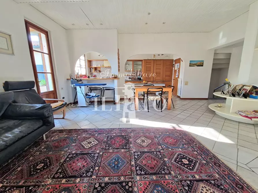 Immagine 16 di Villetta a schiera in vendita  a Campi Bisenzio