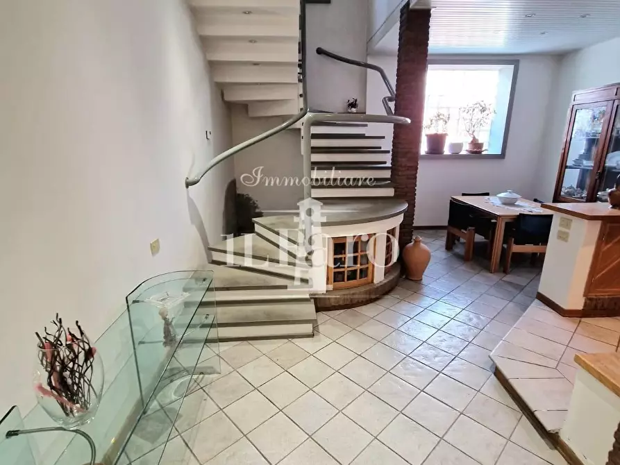 Immagine 6 di Villetta a schiera in vendita  a Campi Bisenzio