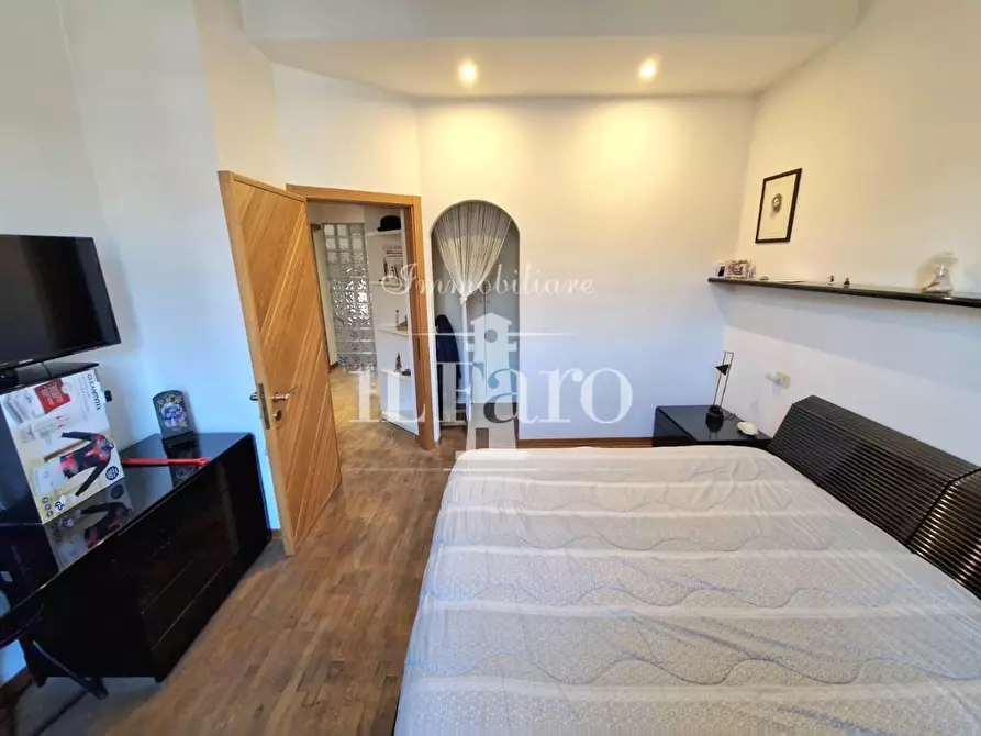 Immagine 21 di Villetta a schiera in vendita  a Campi Bisenzio