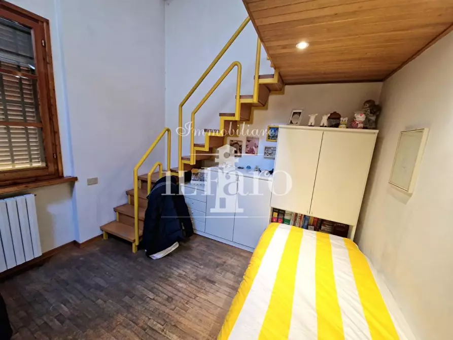 Immagine 29 di Villetta a schiera in vendita  a Campi Bisenzio