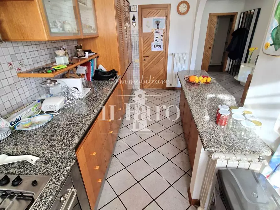 Immagine 20 di Villetta a schiera in vendita  a Campi Bisenzio