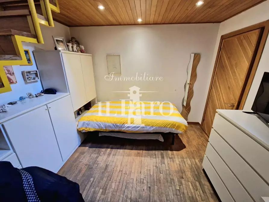 Immagine 31 di Villetta a schiera in vendita  a Campi Bisenzio