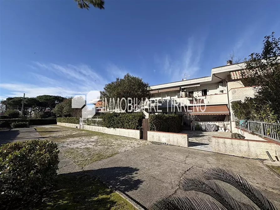 Immagine 20 di Appartamento in vendita  a Massa