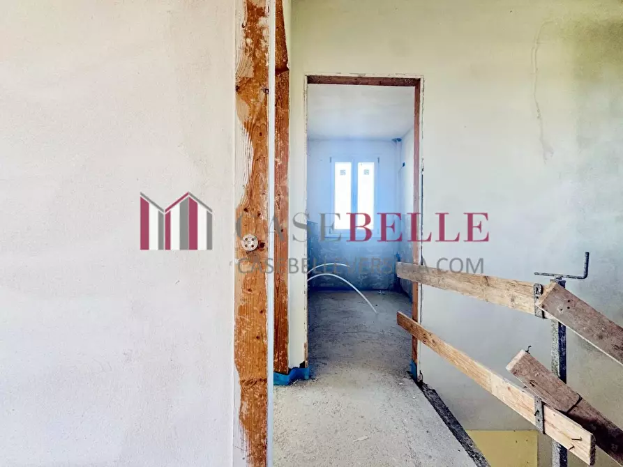 Immagine 17 di Casa bifamiliare in vendita  a Camaiore