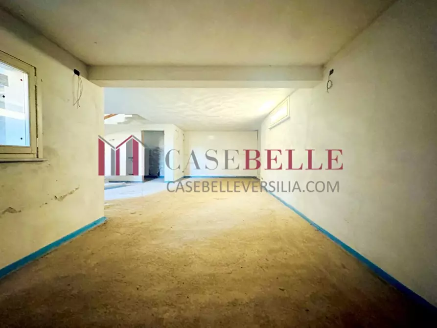 Immagine 8 di Casa bifamiliare in vendita  a Camaiore