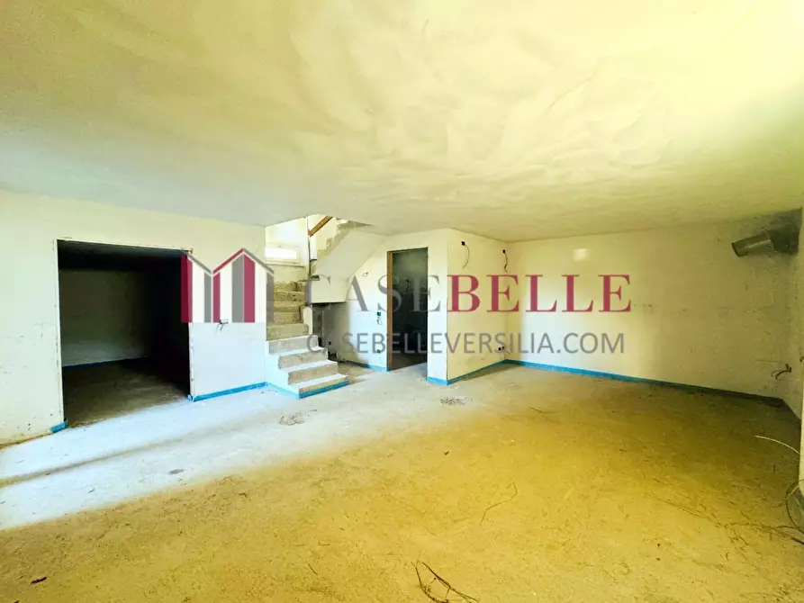 Immagine 9 di Casa bifamiliare in vendita  a Camaiore