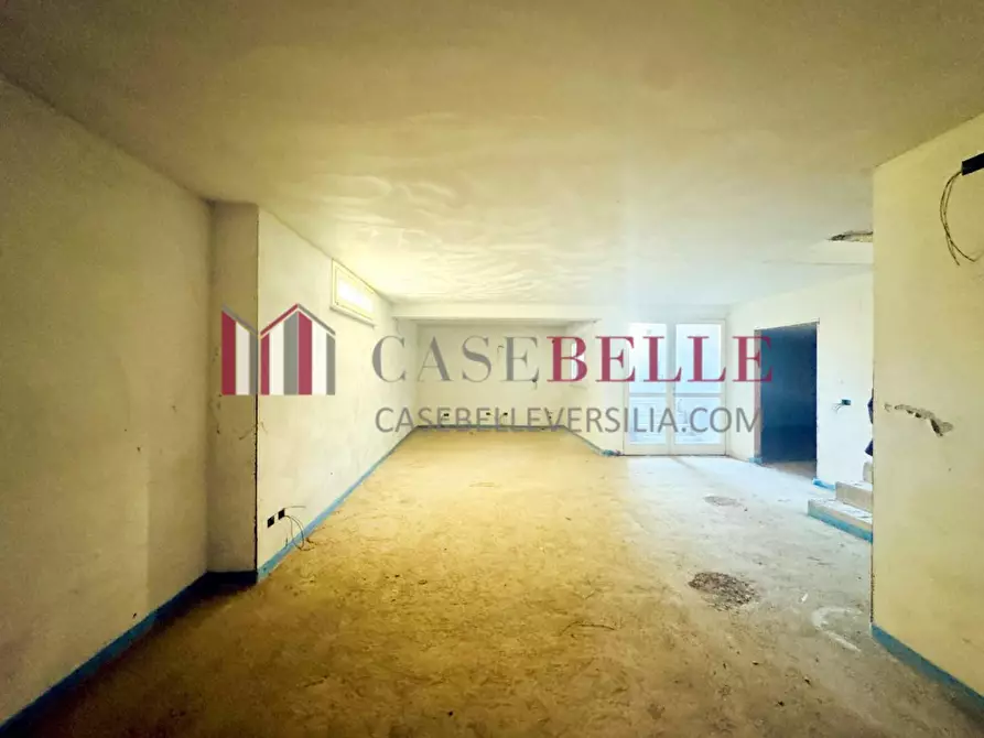 Immagine 11 di Casa bifamiliare in vendita  a Camaiore