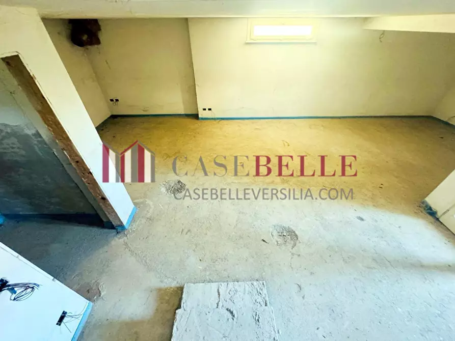 Immagine 7 di Casa bifamiliare in vendita  a Camaiore