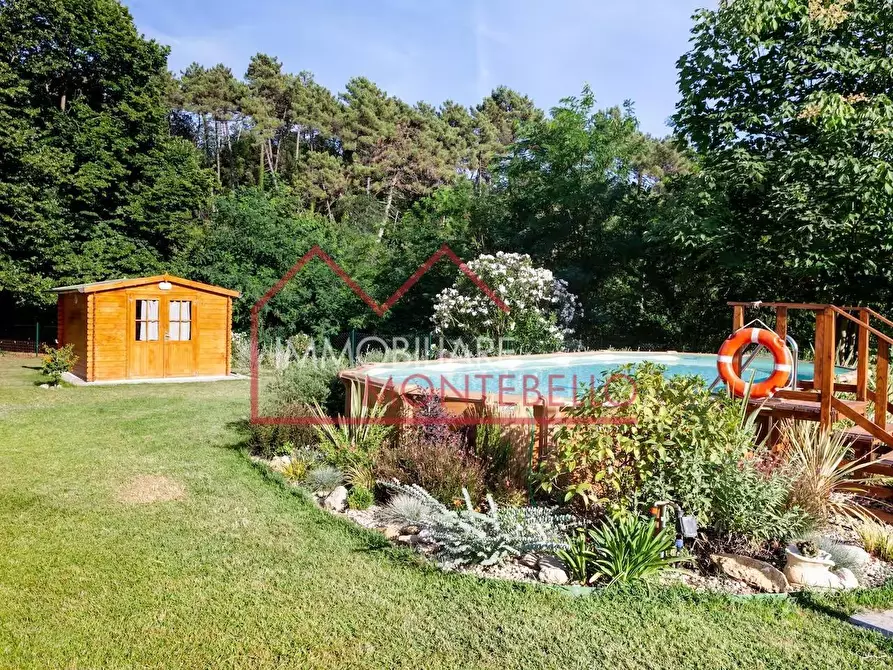 Immagine 17 di Villa in vendita  a Camaiore