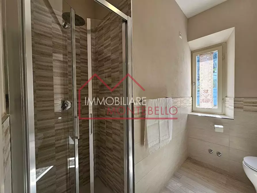 Immagine 4 di Villa in vendita  a Camaiore