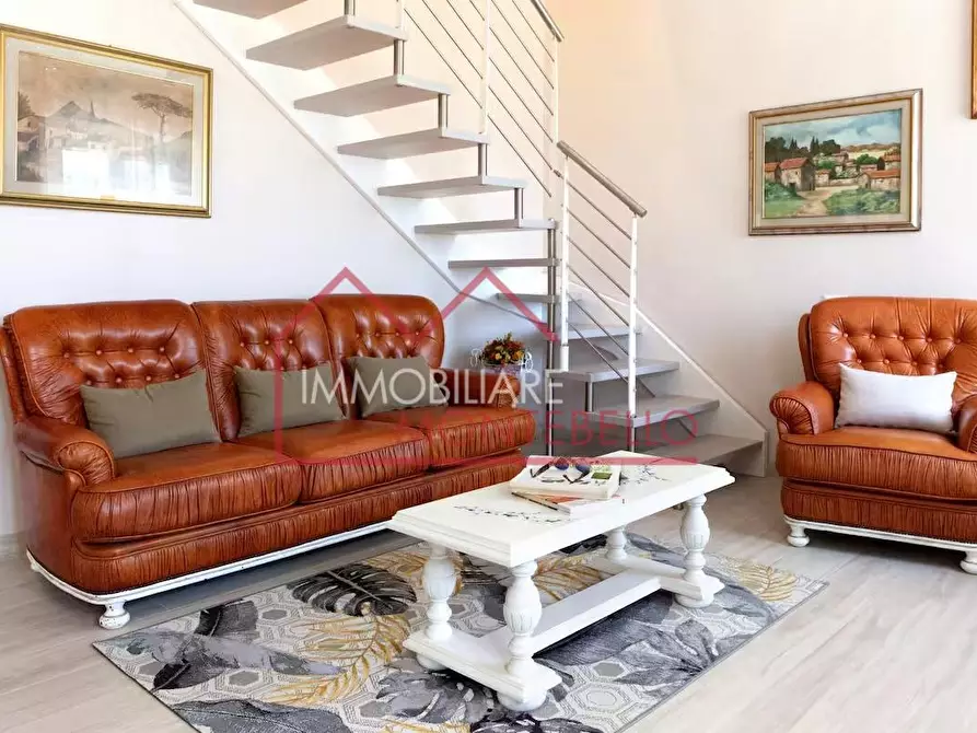 Immagine 6 di Villa in vendita  a Camaiore