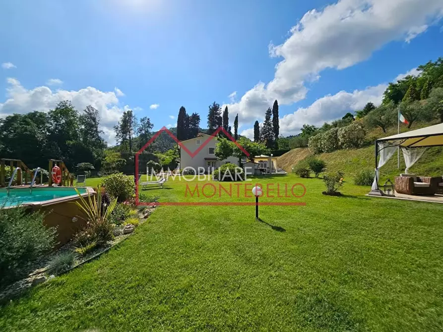 Immagine 24 di Villa in vendita  a Camaiore