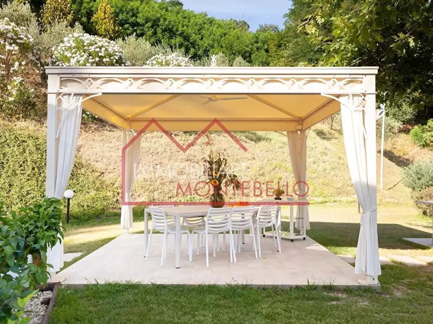 Immagine 34 di Villa in vendita  a Camaiore