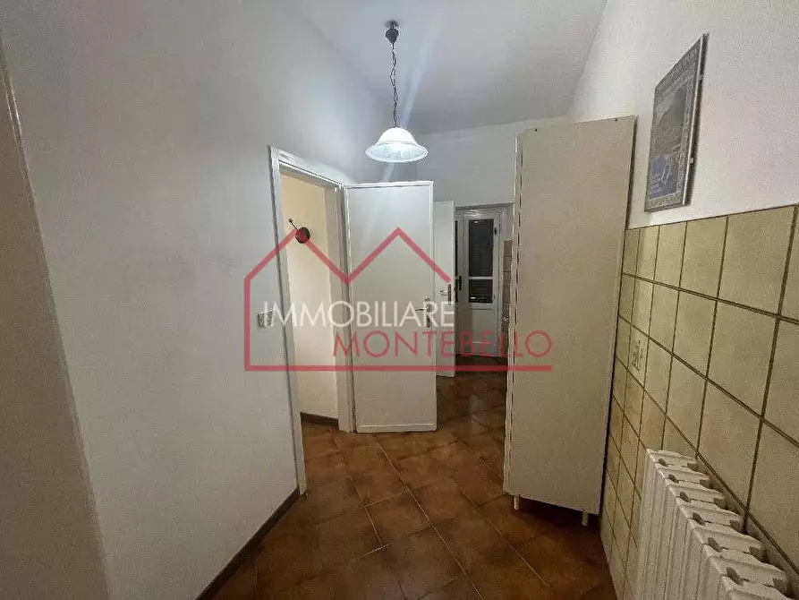 Immagine 19 di Villa in vendita  a Camaiore